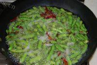 家常菜麻辣毛豆做法图解8)