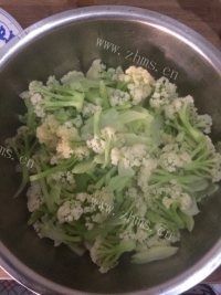 香喷喷的清炒菜花做法图解3)