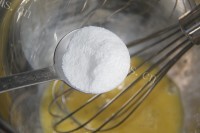 自制芒果千层蛋糕做法图解2)