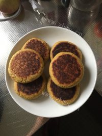好吃的电饼铛做贴饼子做法图解7)