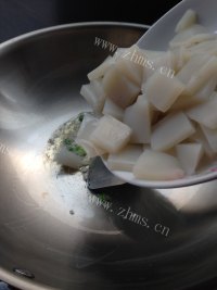 回味无穷的炒凉粉做法图解7)
