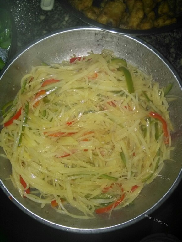 质嫩爽口的酸辣土豆丝