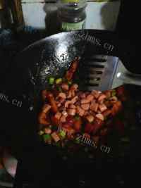 美味的西红柿蛋炒饭做法图解8)