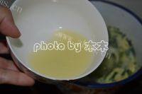 美味的菠菜蛋花汤做法图解5)