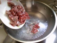 清淡的红烧牛腩做法图解3)