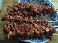 美味的孜然羊肉串做法图解3)