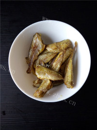 酸辣小黄鱼做法图解6)