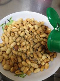 下酒菜椒盐花生米做法图解6)