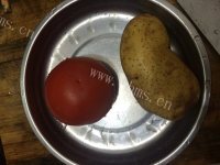 美味的西红柿土豆浓汤做法图解1)