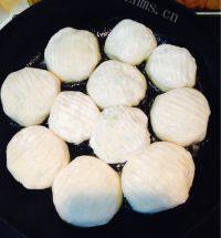 美味早餐韭菜盒子做法图解9)