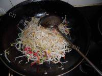 家常菜豆芽炒粉条做法图解7)