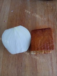 美味洋葱豆腐干肉馅馄饨做法图解1)