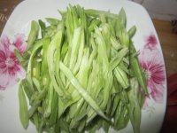 家常菜番茄炒豆角做法图解2)