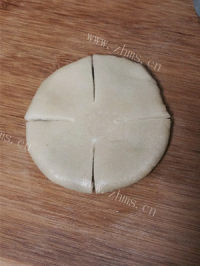 自制枣泥菊花酥做法图解18)