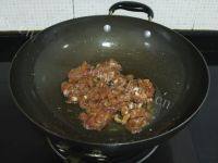 家常菜西芹炒肉丝做法图解4)
