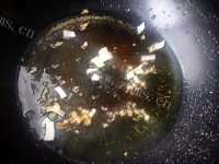 家常菜虾仁炒西兰花做法图解5)