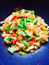 质嫩爽口的干锅花菜做法图解10)
