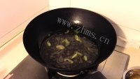口感丰富的菠菜蛋花汤做法图解6)