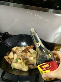 家常菜红烧五花肉做法图解6)