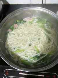 色味俱佳的油泼面做法图解4)