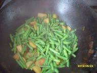 家常菜土豆焖豆角