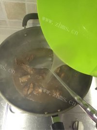美味的蚝汁排骨做法图解6)