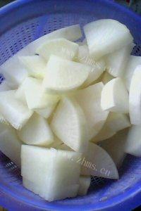 「DIY美食」萝卜排骨汤做法图解4)