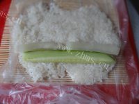 美味的糯米饭团做法图解7)