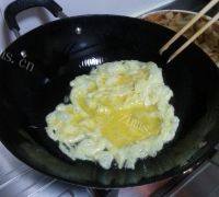 简易版-麦苗渣炒鸡蛋的做法图解三