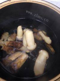 外婆教我做山泉松茸清汤做法图解4)