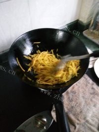 热腾腾的炒南瓜做法图解3)
