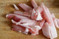 营养丰富的杏鲍菇炒肉片做法图解2)