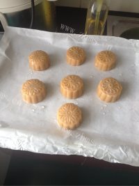 自制莲蓉月饼
