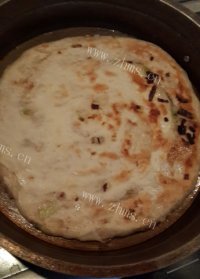 自制千层葱油饼做法图解10)