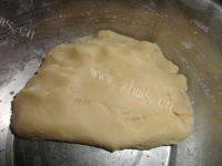 美味的榨菜鲜肉月饼做法图解5)