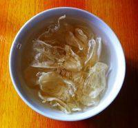 美味的鱼胶瘦肉汤做法图解2)