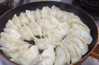 自制锅饺做法图解3)