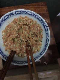 美味的白菜饺子做法图解3)