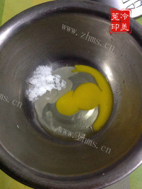 美味洋葱火腿咸马芬做法图解7)