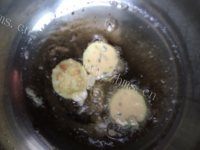 热腾腾的炸茄子做法图解5)