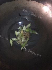 美味的芸豆焖面做法图解4)