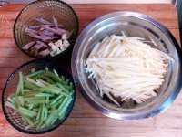 家常菜炒三丝做法图解1)