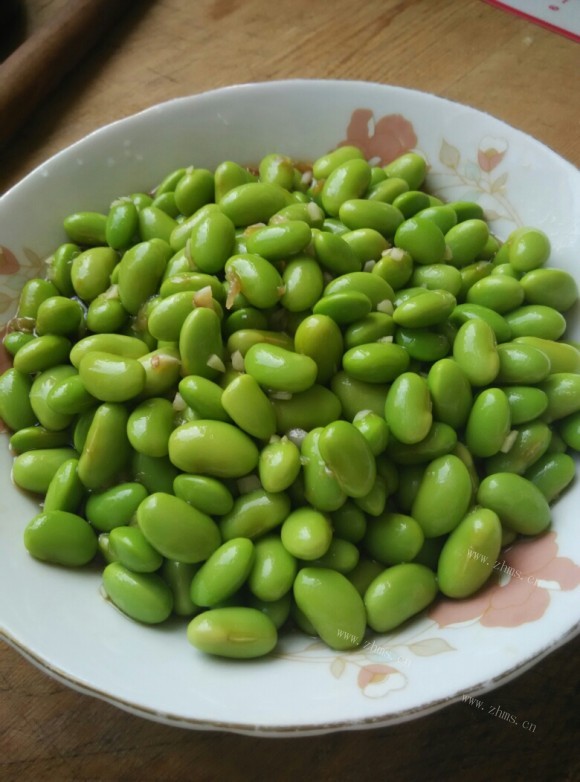 美味的凉拌毛豆