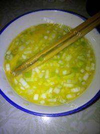 香味四溢的炒鸡蛋做法图解1)