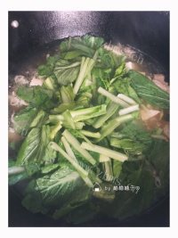 美味的小白菜豆腐汤