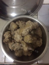 营养丰富的鸡腿炖蘑菇做法图解1)