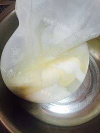芳香四溢的毛毛虫面包做法图解2)