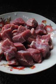 可口的土豆炖牛肉做法图解1)