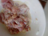 家常菜蒜苗炒肉做法图解3)