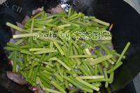好吃的蒜台炒腊肉做法图解5)